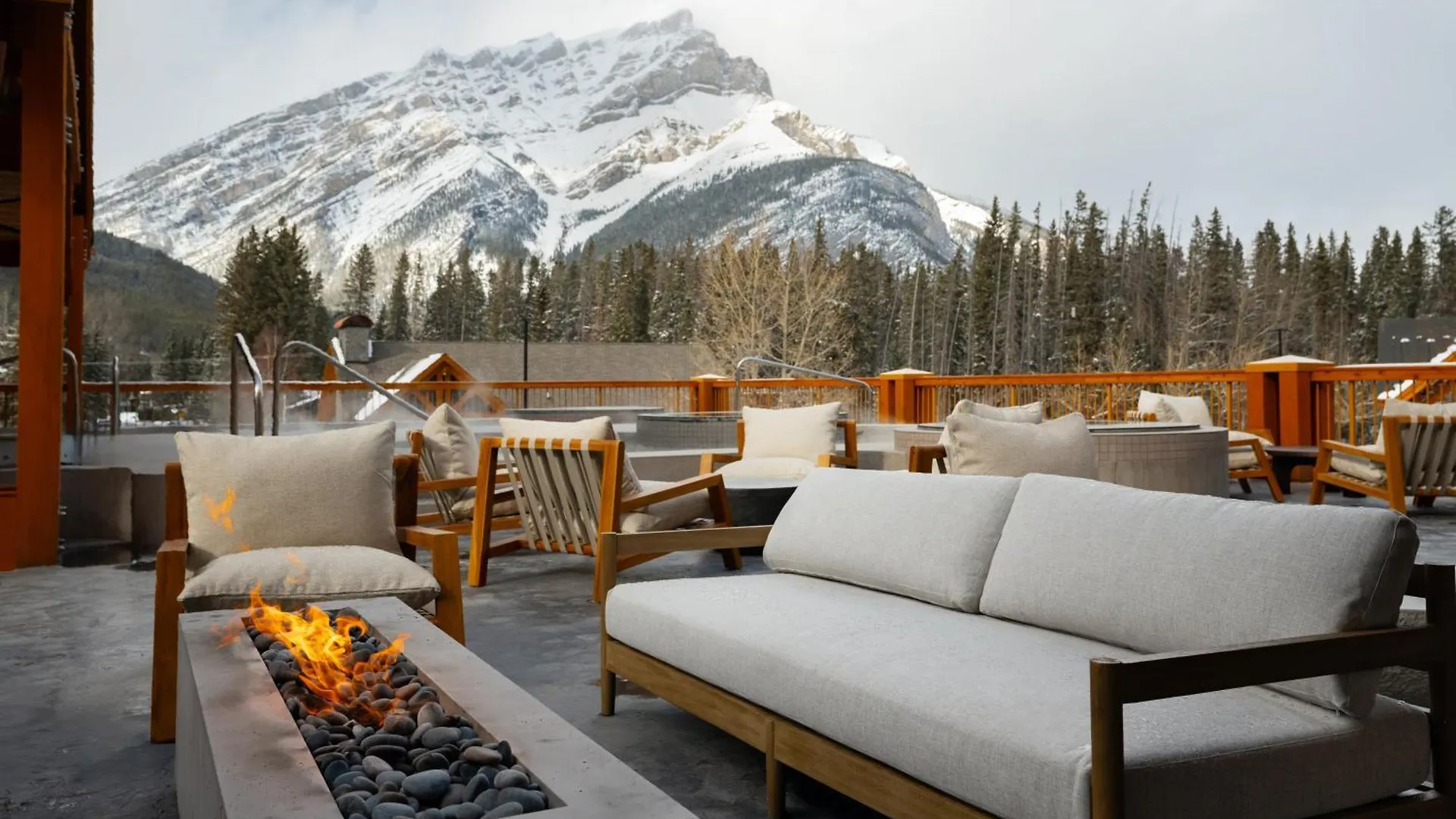 Otter Hotel Banff 4*,  Canada